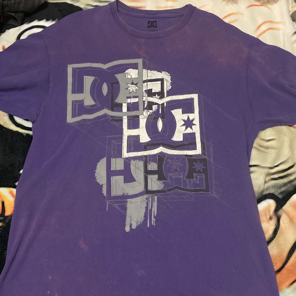 DC Purple Tee with Graphic Log XL